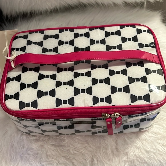 KATE SPADE TOILETRY/COSMETIC TRAVELER BAG (TUXEDO HEDDY PRINT) - Picture 6 of 15